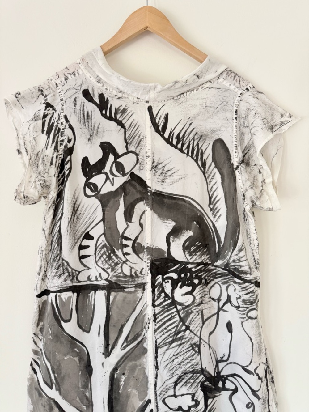 Skifo White Short-Sleeve Tunic Dress with Black Sketch Novelty Cat Print, Size M - Picture 9 of 12